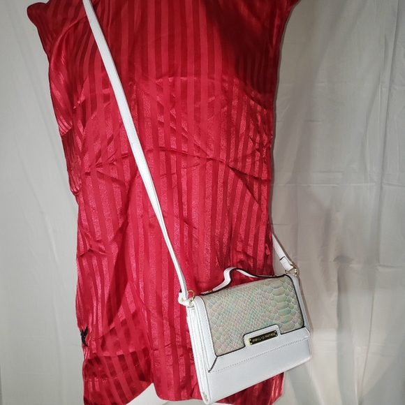 Juicy Couture Handbags - Juicy Couture White Crossbody Purse